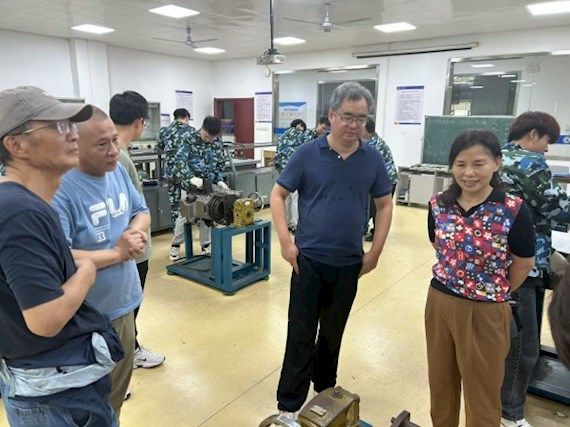 院長李冰穎走訪慰問暑期實訓學生